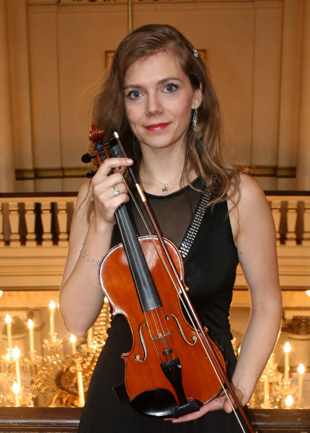 Dobrusia Rybinska-Johnson with violin